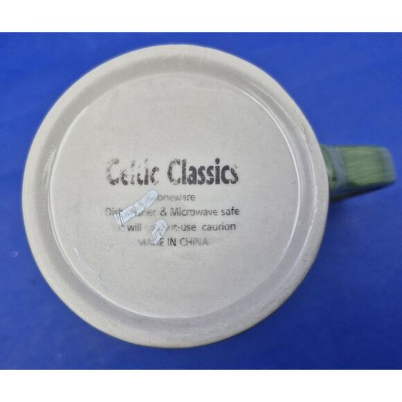 Two Celtic Knot Irish Blessing Stoneware Mugs Green Cream 15oz Capacity - Picture 11 of 12